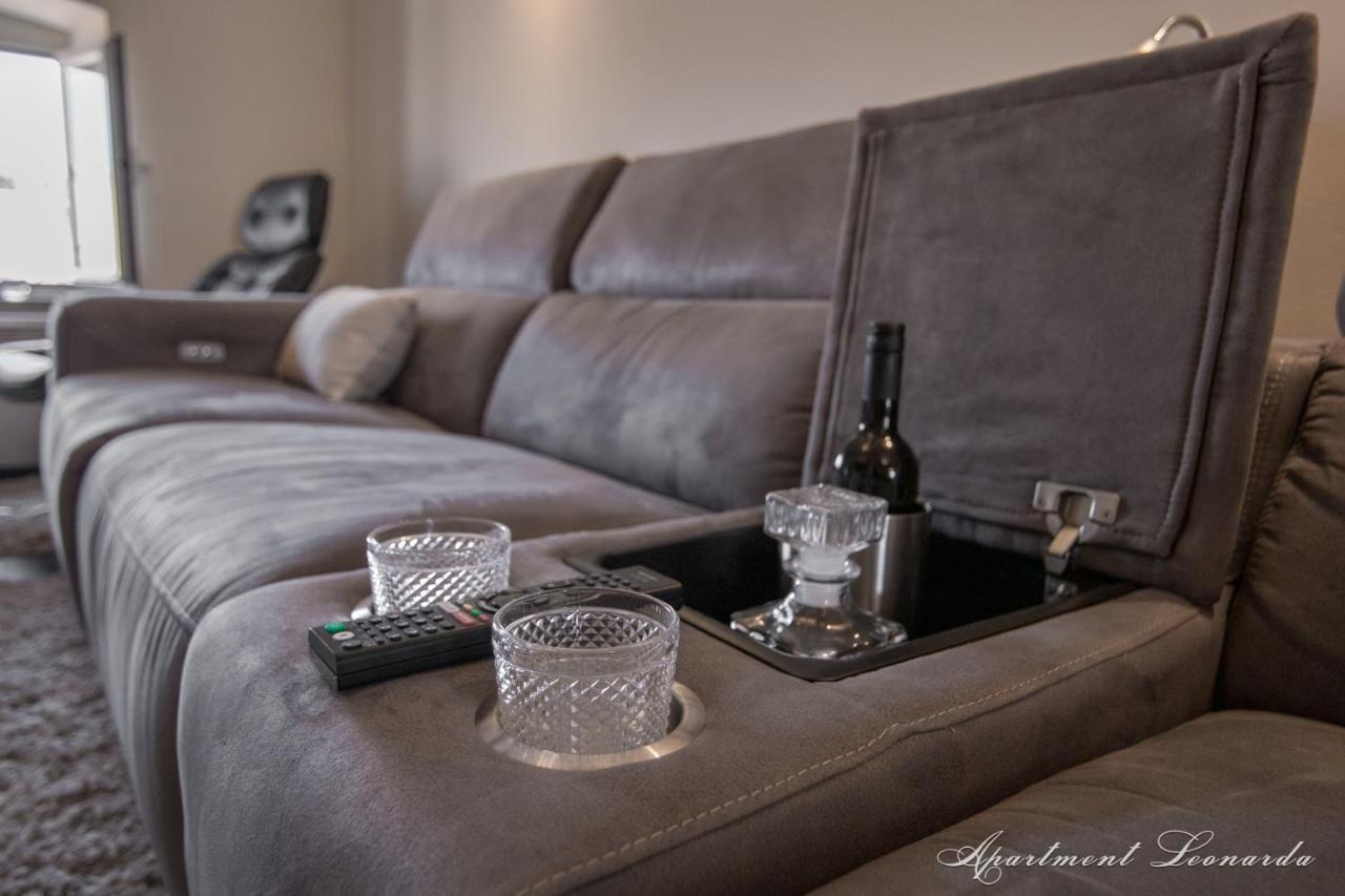 Penthouse Leonarda With Private Parking Leilighet PUY Eksteriør bilde